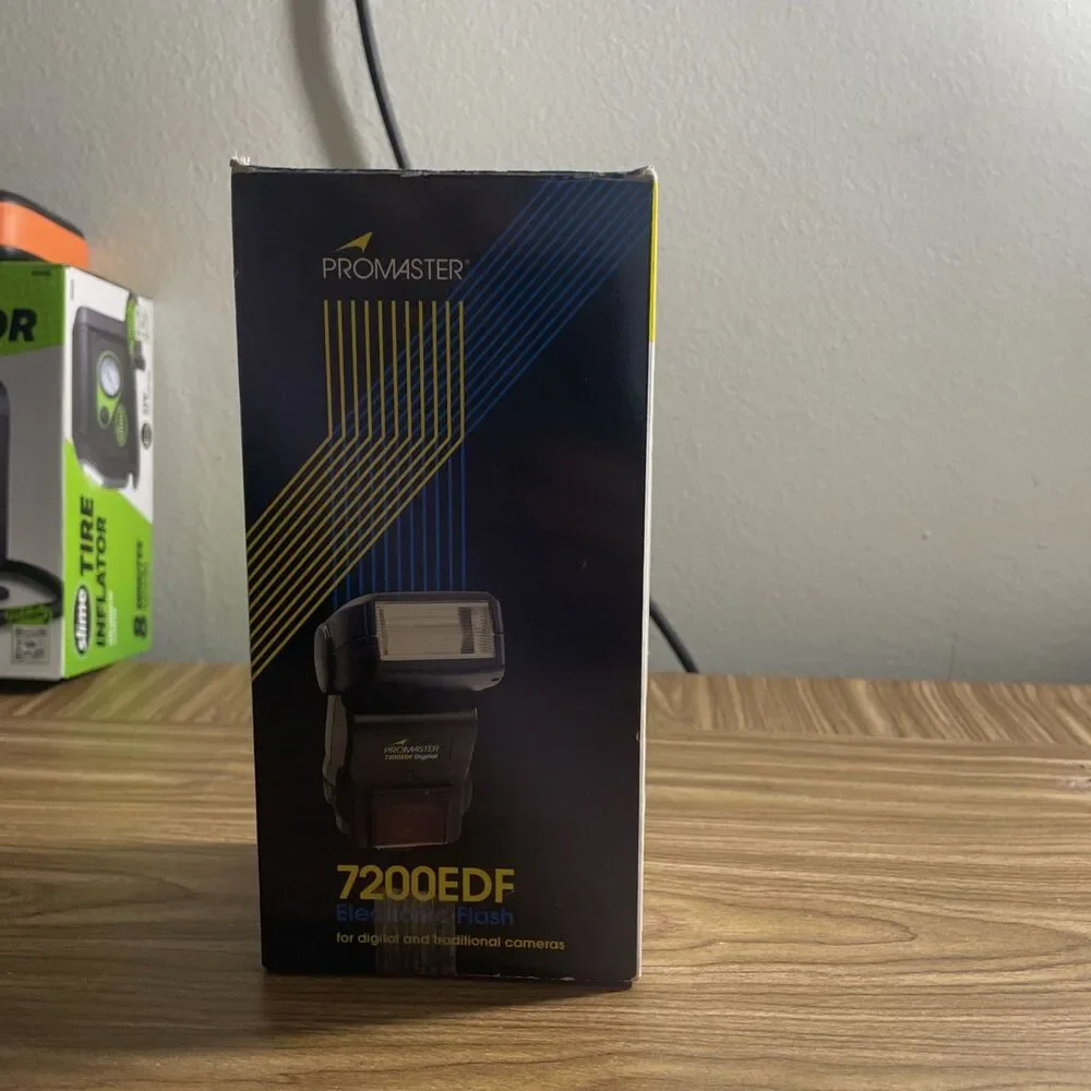 PROMASTER 7200EDF Electronic Flash, For Digital & Traditional Cameras.